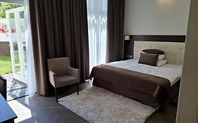 Red Baron Hotel & Restaurant
